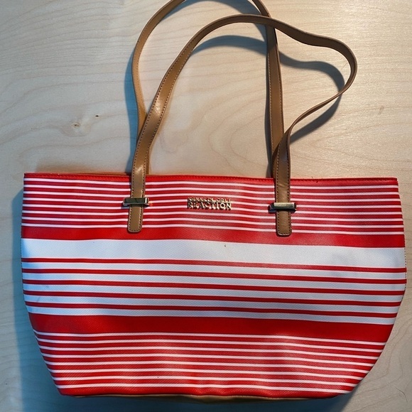 Kenneth Cole Reaction Purse (BU) - Picture 7 of 14